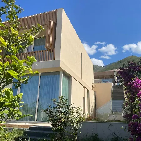 Coast 136 ديرمي